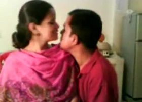 Amateur indian nisha enjoying with her boss - free live sex - www.goo.gl/sqkikh